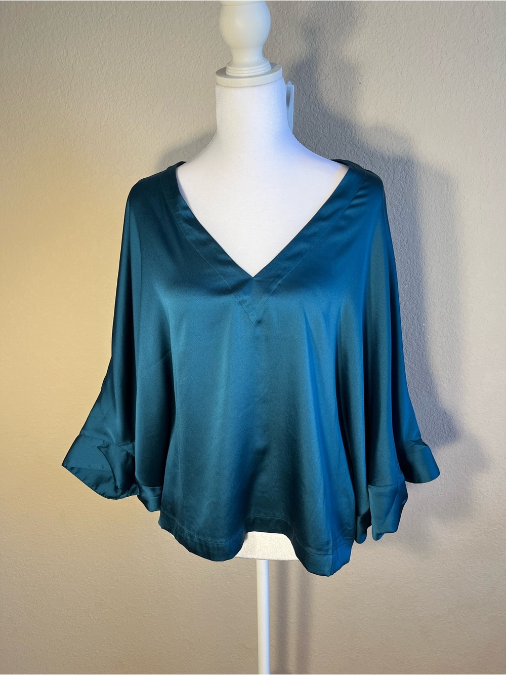 White House Black Market Teal Satin V-Neck Flutter Sleeve Tunic
